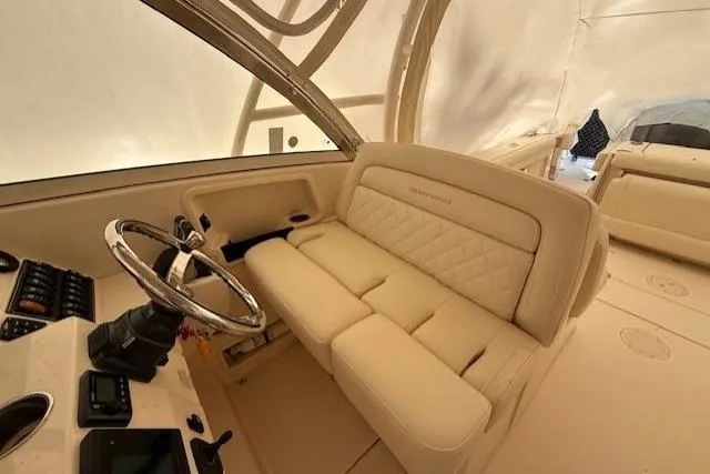 The Image of Grady-White Freedom 325 2020 - undefined