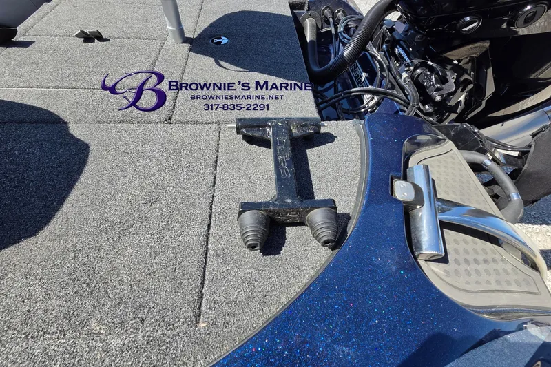 Slide: The Image of 2024 Nitro Z18 boat deck with Brownie's Marine branding and equipment details. - 18