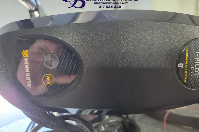 Slide: The Image of Minn Kota i-Pilot Link GPS system on Nitro Z18, 2024 model. - 6