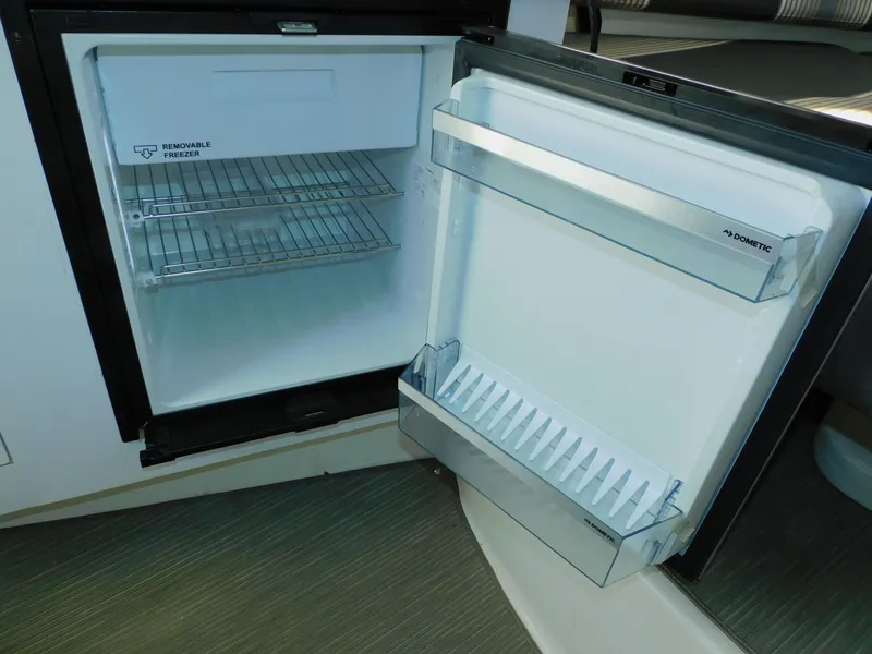 Slide: The Image of Wellcraft 290 Coastal 2001 - 37