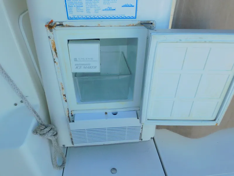 Slide: The Image of Wellcraft 290 Coastal 2001 - 53