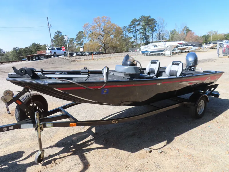 Slide: The Image of 2012 G3 Eagle 166 SE boat with Yamaha 40 motor on trailer. - 10