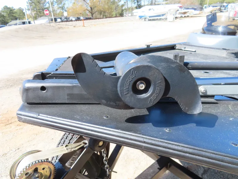 Slide: The Image of 2012 G3 Eagle 166 SE trailer with Yamaha 40, close-up view. - 11