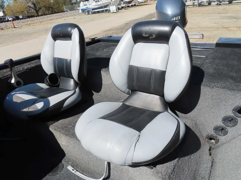 Slide: The Image of Interior of a 2012 G3 Eagle 166 SE boat with Yamaha 40 engine. - 13