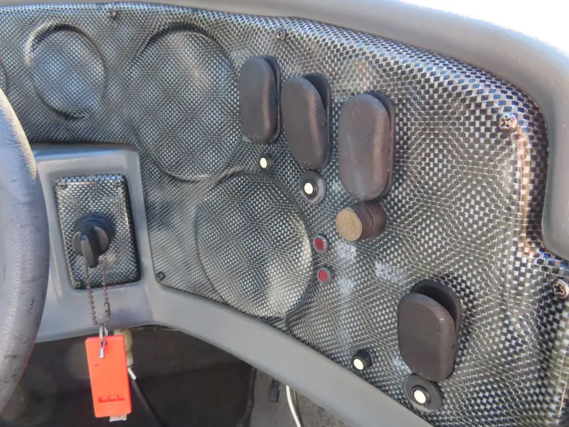 Slide: The Image of Dashboard of a 2012 G3 Eagle 166 SE boat with Yamaha 40 engine. - 18