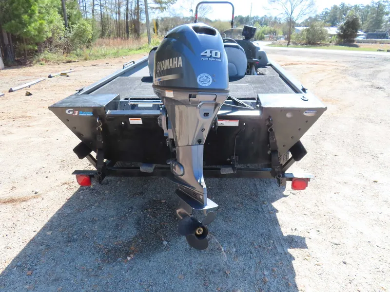Slide: The Image of 2012 G3 Eagle 166 SE with Yamaha 40 outboard motor. - 4