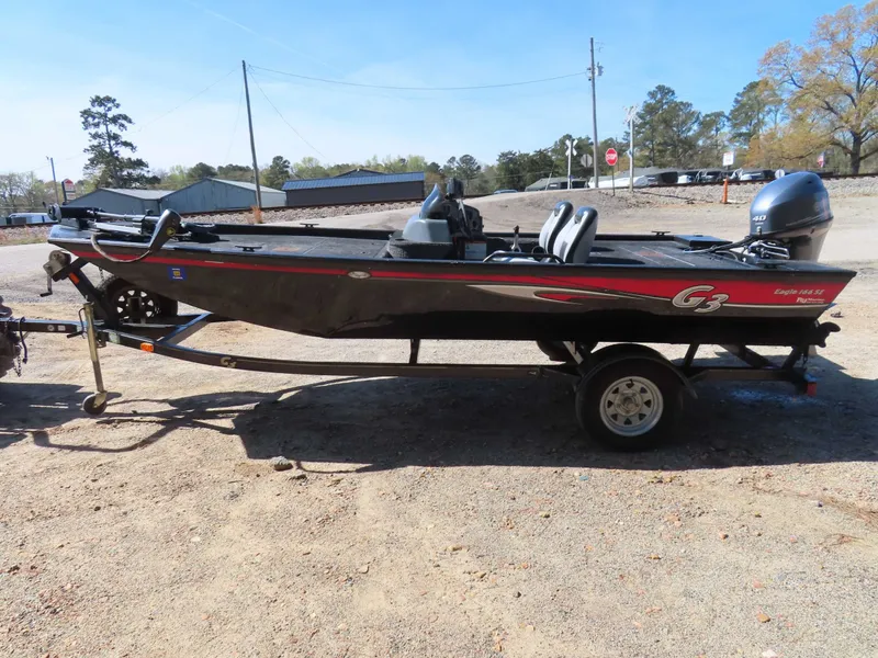 Slide: The Image of 2012 G3 Eagle 166 SE boat with Yamaha 40 motor on trailer. - 9