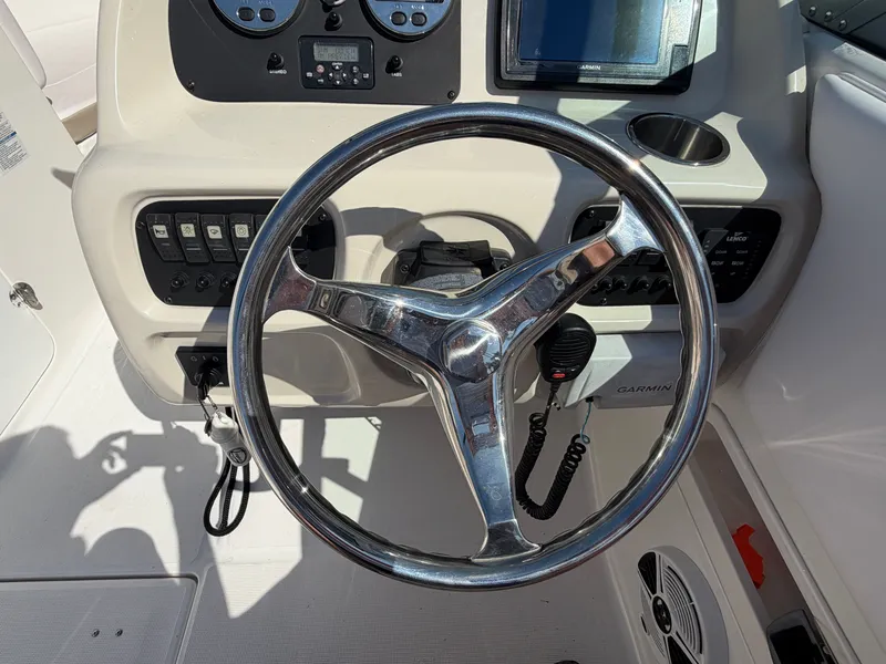 Slide: The Image of Robalo R227 Dual Console 2016 - 14