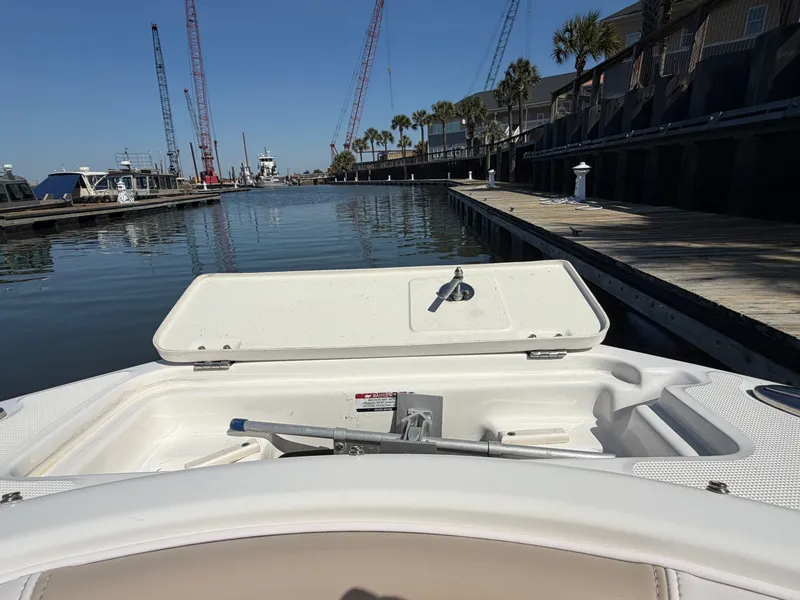 Slide: The Image of Robalo R227 Dual Console 2016 - 19