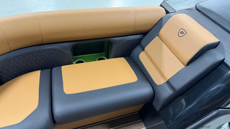Slide: The Image of Premier 210SUNSATION 2027 - 17