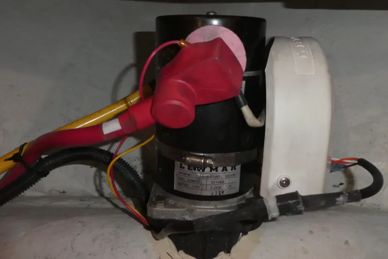 Slide: The Image of Monterey 295 Sport Yacht 2019 - 50