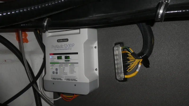 Slide: The Image of Monterey 295 Sport Yacht 2019 - 52