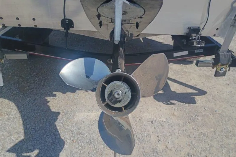 Slide: The Image of Propeller of a 2007 Tracker Pro Team 175 boat on a trailer. - 9