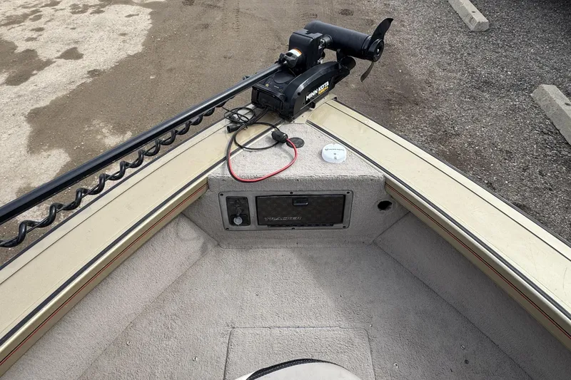 Slide: The Image of 2007 Tracker Targa 175 Sport boat interior with Minn Kota trolling motor. - 10
