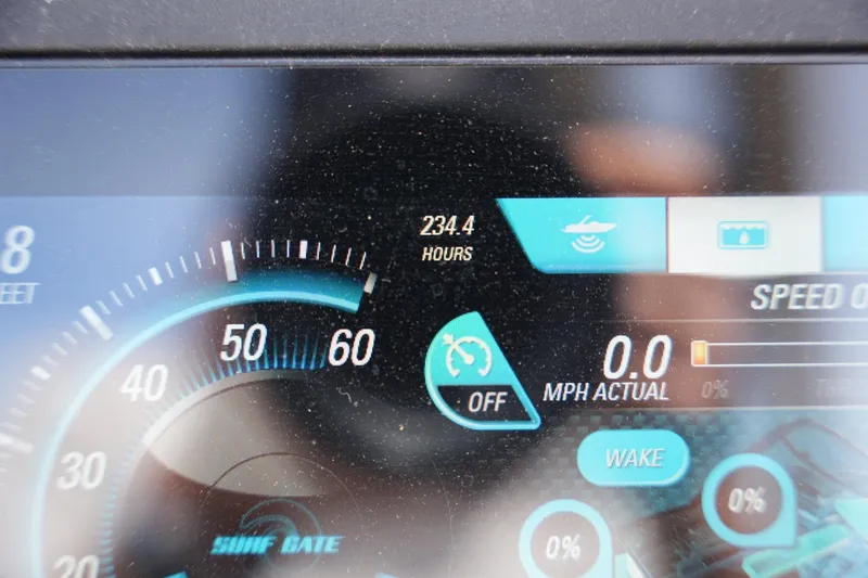 Slide: The Image of Malibu Wakesetter 21 VLX 2018 dashboard showing 234.4 hours. - 13