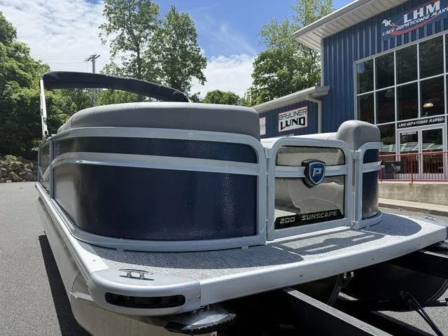 Slide: The Image of Premier 200 Sunscape RL - CL 2026 - 5