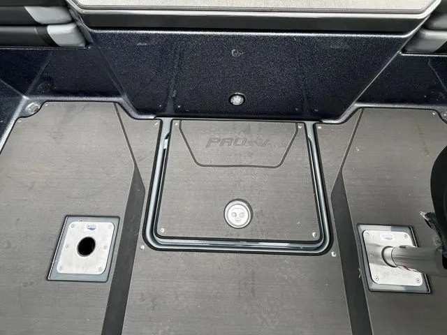 Slide: The Image of Interior of the 2026 Lund 202 PRO-V GL Sport boat. - 14