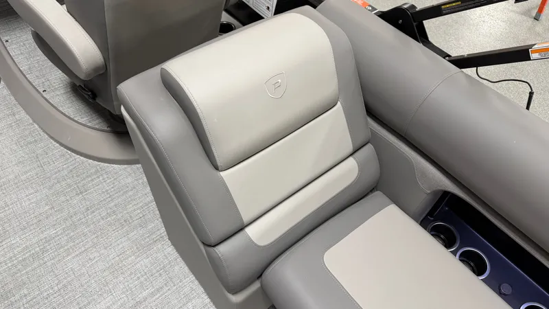 Slide: The Image of Premier 230SUNSATION 2027 - 43
