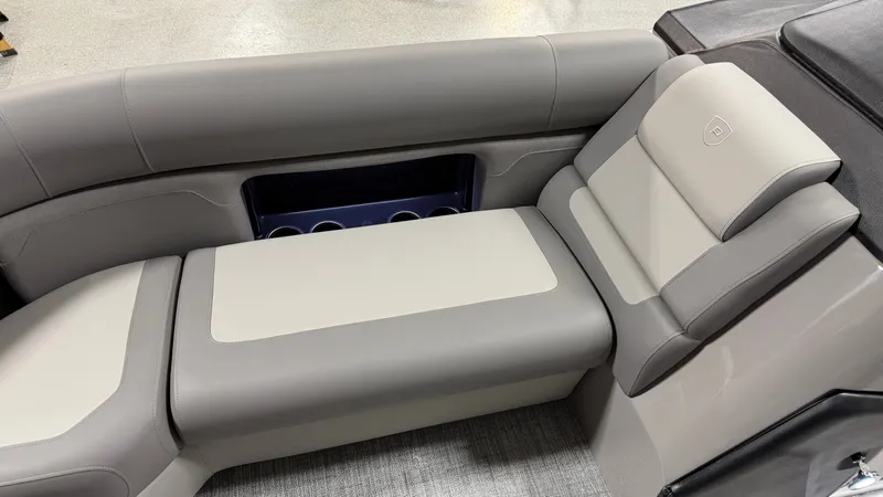 Slide: The Image of Premier 230SUNSATION 2027 - 14