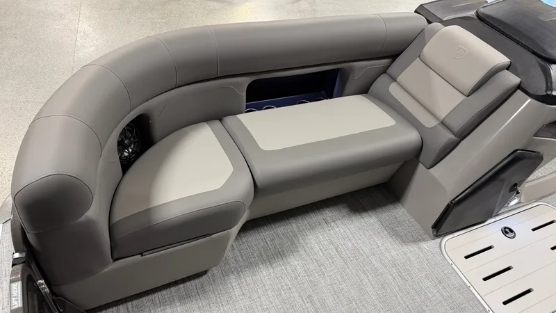 Slide: The Image of Premier 230SUNSATION 2027 - 10