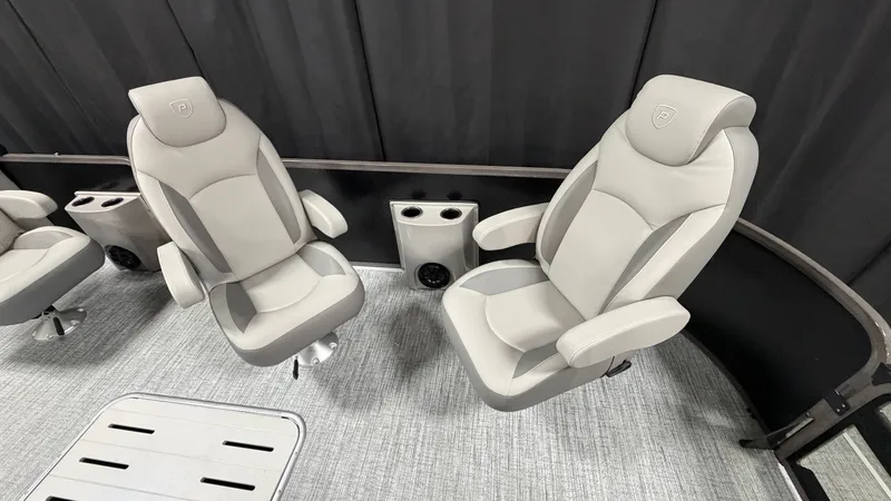 Slide: The Image of Premier 230SUNSATION 2027 - 17