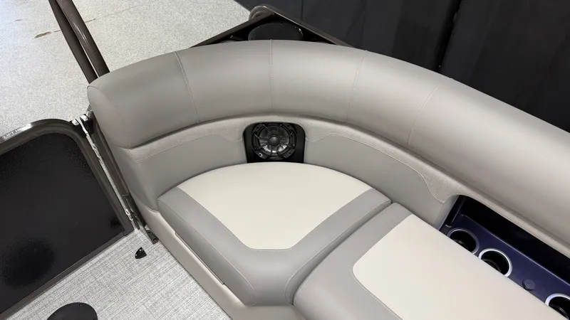 Slide: The Image of Premier 230SUNSATION 2027 - 60