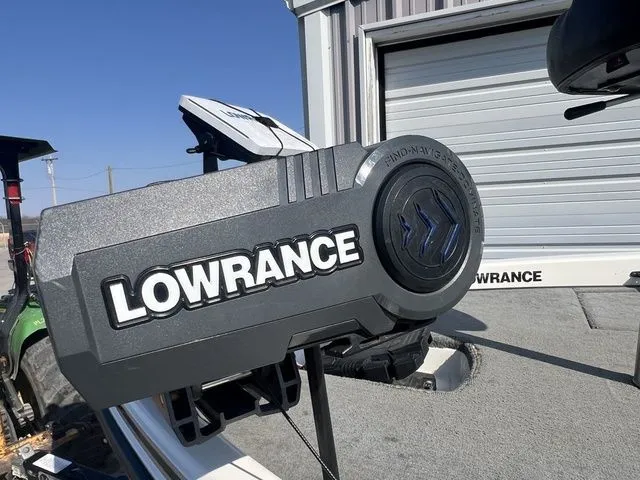 Slide: The Image of Lowrance device on Phoenix 721 ProXP boat, year 2010. - 11
