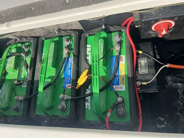 Slide: The Image of Batteries in a 2010 Phoenix 721 ProXP boat. - 22