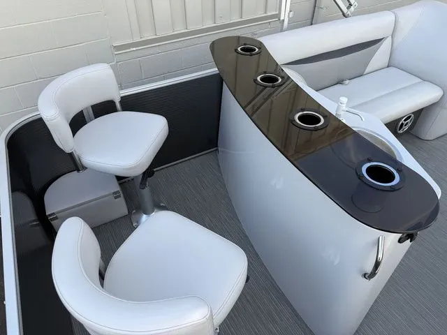 Slide: The Image of Godfrey SW 2286 WB 2017 - 12