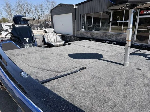 Slide: The Image of Skeeter ZXE21 2026 - 10