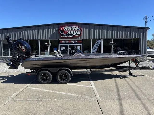The Image of 2026 Skeeter ZXE20 boat in front of a marine store. - 1