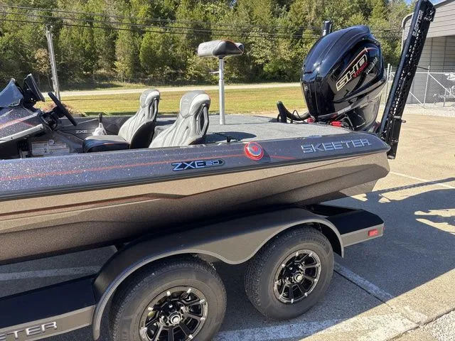 Slide: The Image of Skeeter ZXE20 2026 - 19