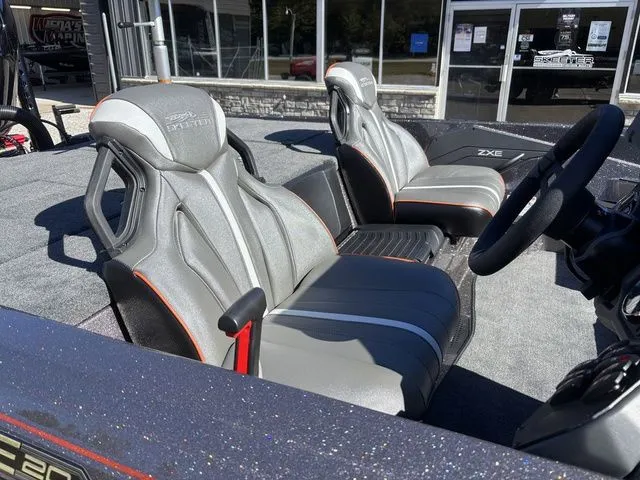 Slide: The Image of Skeeter ZXE20 2026 - 8