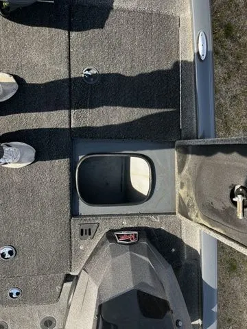 Slide: The Image of Interior view of a 2021 Ranger RT188P boat. - 10