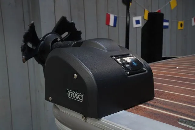 Slide: The Image of TRAC anchor winch on South Bay 424FCR boat, 2015 model. - 3