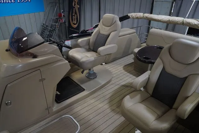 Slide: The Image of Interior of 2024 Starcraft SLS 3 Q DH with luxurious seating. - 13