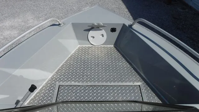 Slide: The Image of 2018 Hewescraft Sportsman 160 boat with aluminum deck. - 14