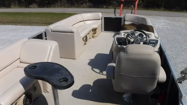 Slide: The Image of Interior view of a 2018 Tahoe LTZ Cruise 24' pontoon boat. - 9