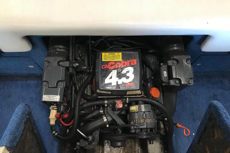 Slide: The Image of Engine compartment of a 1992 Seaswirl 190 Bowrider I/O with OMC Cobra 4.3L engine. - 25