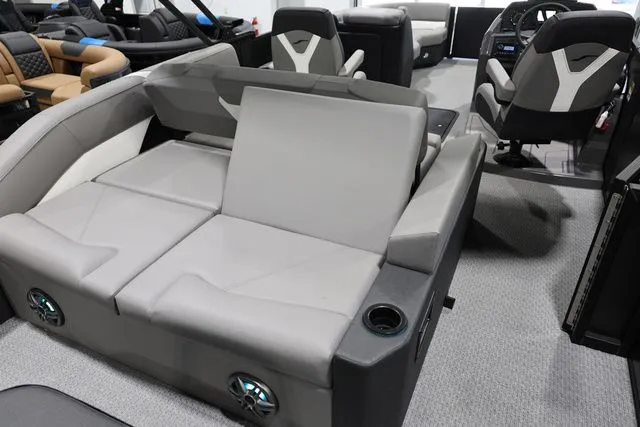 Slide: The Image of Interior of a 2026 Evotti 521 CS boat with modern seating. - 18