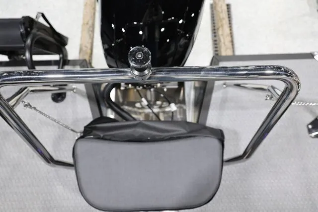 Slide: The Image of Evotti 521 CS 2026, close-up of handlebars and seat. - 20