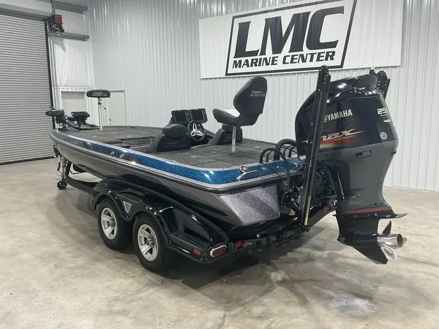 Slide: The Image of Skeeter FX20 2014 - 10