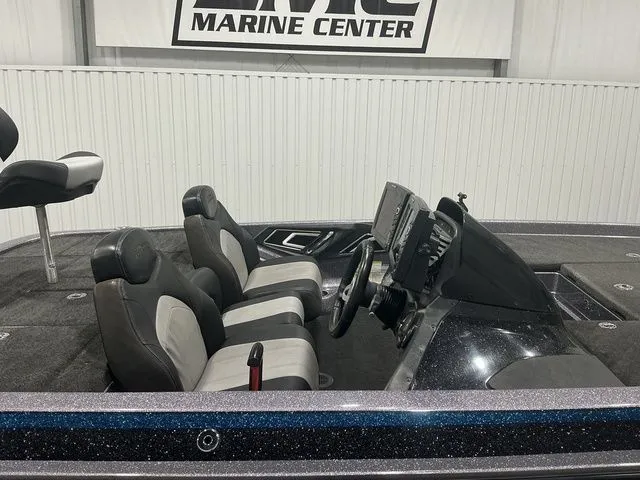 Slide: The Image of Skeeter FX20 2014 - 12