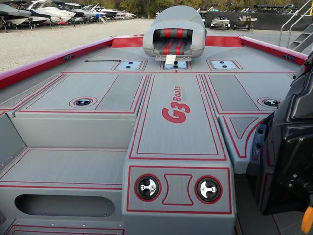 Slide: The Image of Interior view of G3 Sportsman 1710 SE boat, model year 2026. - 14