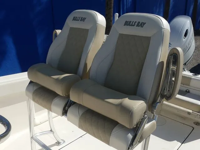 Slide: The Image of Bulls Bay 255 Center Console 2024 - 16