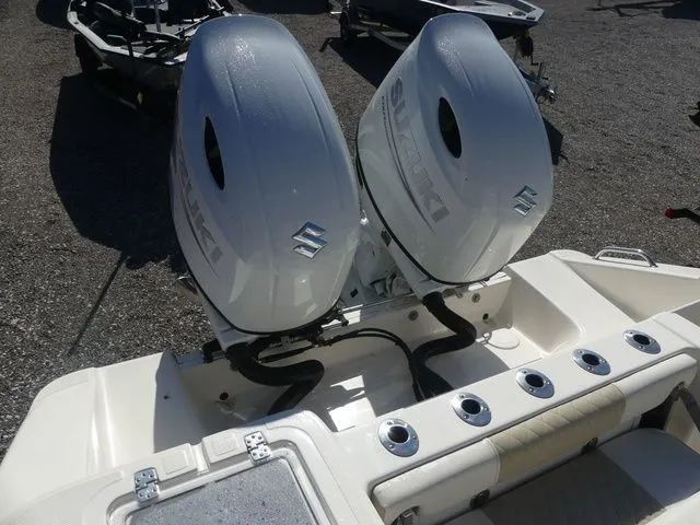 Slide: The Image of Bulls Bay 255 Center Console 2024 - 20