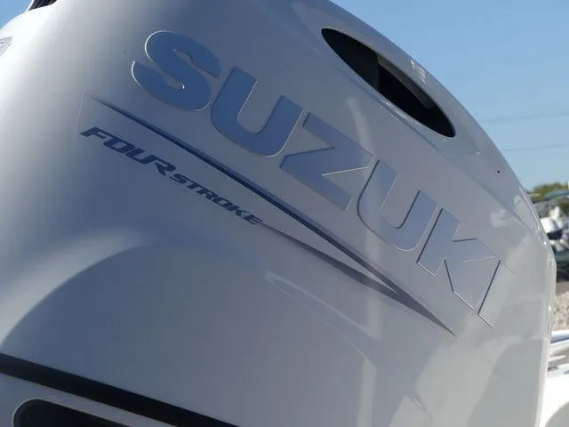 Slide: The Image of Bulls Bay 255 Center Console 2024 - 8