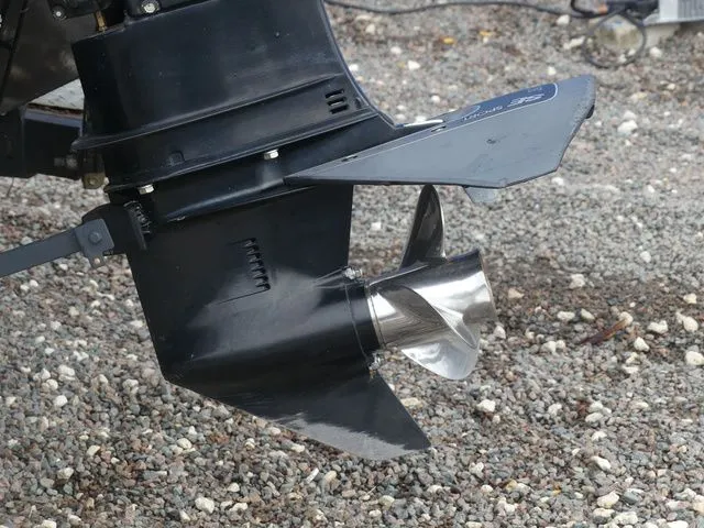 Slide: The Image of Tracker Pro 175 2004 - 10