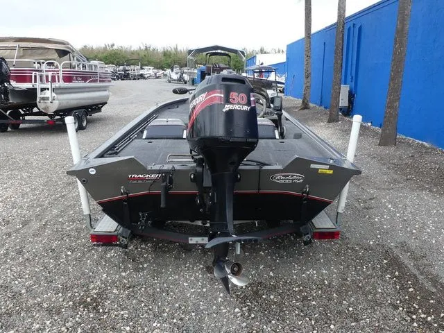 Slide: The Image of Tracker Pro 175 2004 - 5