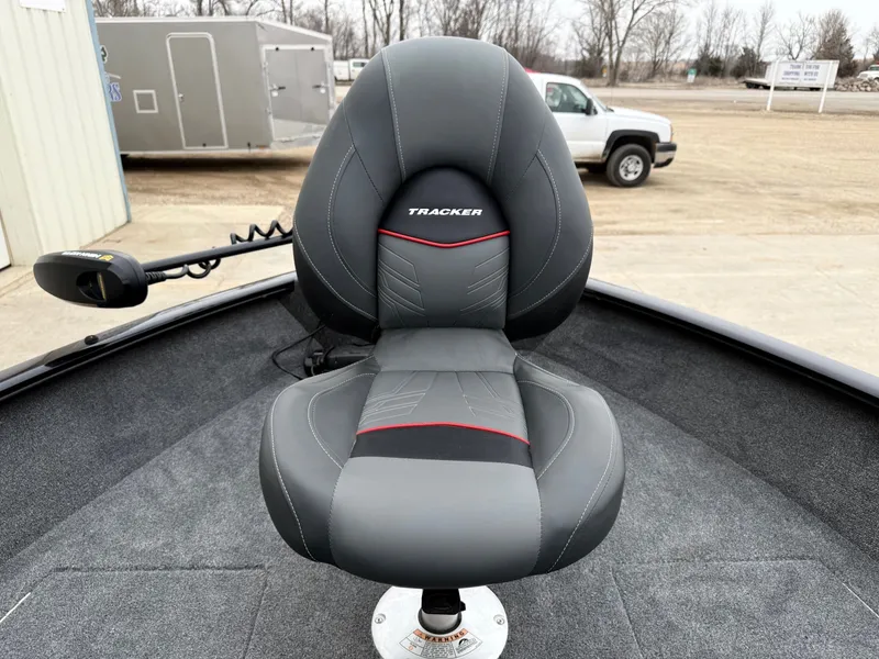Slide: The Image of Seat of the 2023 Tracker Pro Guide V-175WT boat. - 15